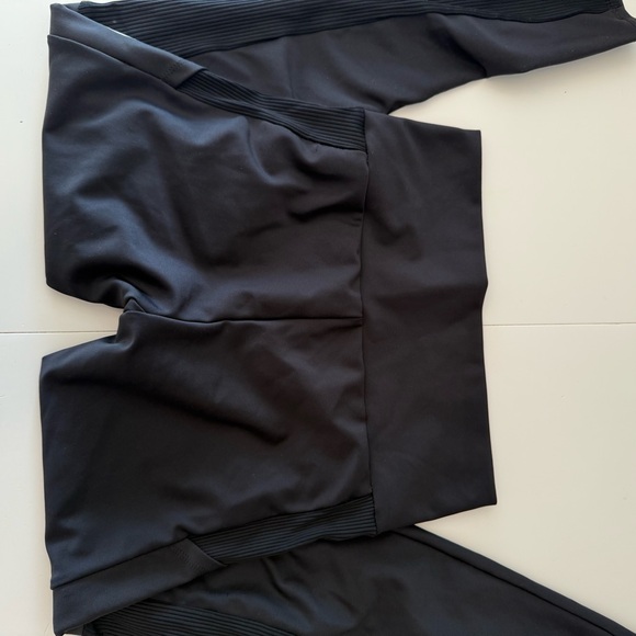 Peloton Leggings Black Size Medium - Picture 4 of 7